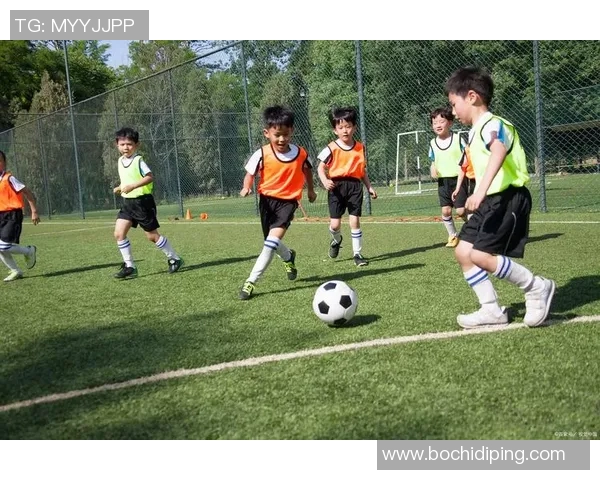 足球明星日常训练揭秘：坚持与汗水铸就辉煌成就的背后故事